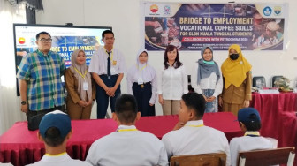 Jembatan Kerja Disabilitas, SKK Migas - PetroChina Gelar Pelatihan Barista di SLBN Kuala Tungkal